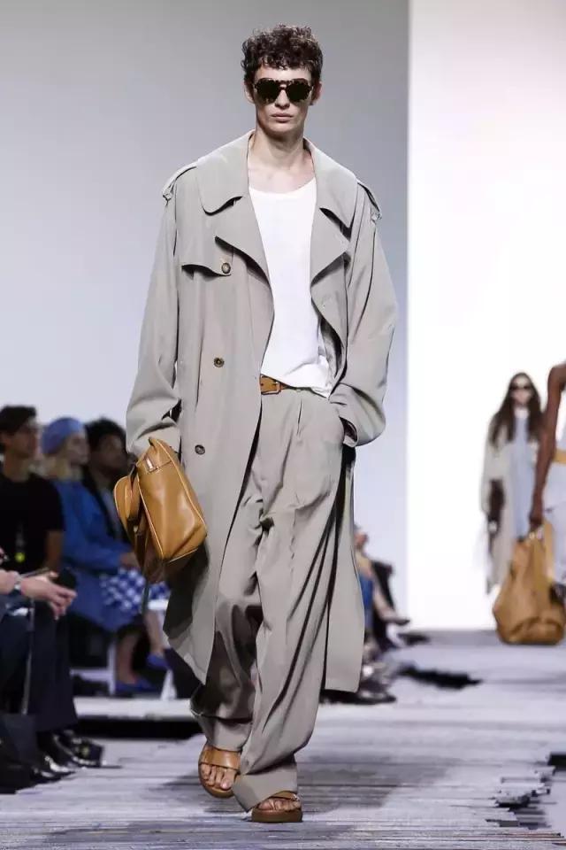 带货女王杨幂又出新花样了,杨幂私服带货