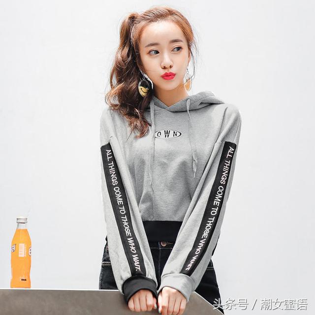 黑色卫衣怎么搭配好看显气质秋冬,撞色卫衣搭配图片