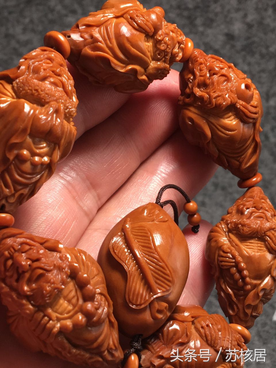 橄榄核雕刻十大名家的作品,橄榄核雕刻名家作品价格