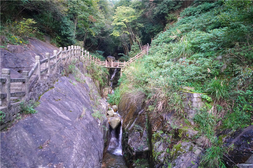 大自然山顶巨石,南天门到大别山主峰