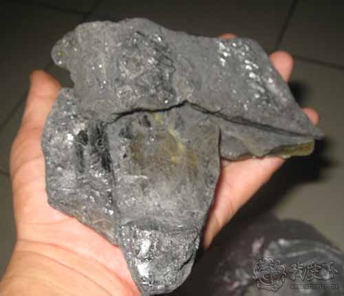 琥珀假原石的鉴别方法,琥珀蜜蜡造假材料