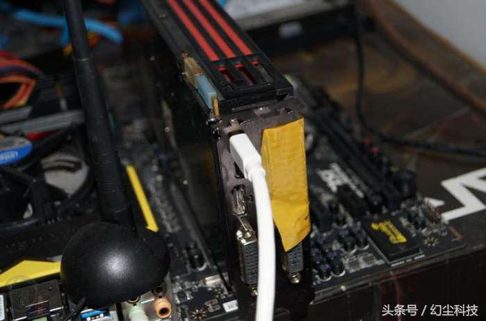 显卡不断的黑屏重置,没想到用胶带竟然给弄好了