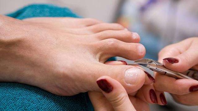 脚趾甲根部长进肉里怎么办,脚趾甲长进肉里怎么根治