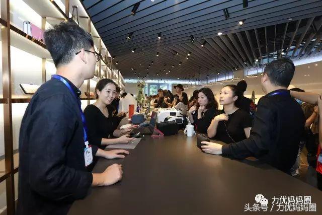 探店这家二十多年的鞋店,探店探到一家特别好看的店