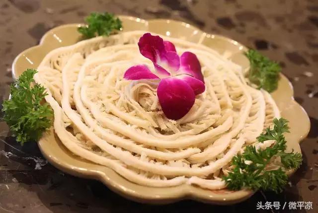 平凉资讯!入秋的微寒,配上这个火锅会更好哦!