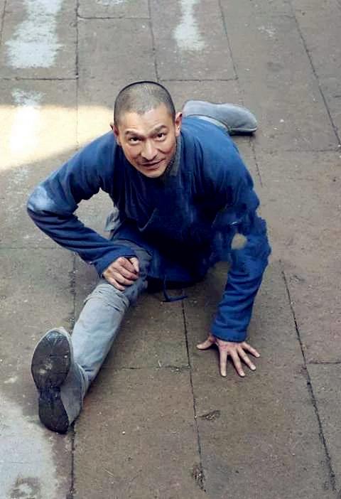 各路男星一字马大比拼，杨洋帅气，鹿晗呆萌，李易峰来搞笑的吗？