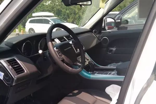 揽胜运动版2.0T柴油版，仅70.8万元，动力也不错