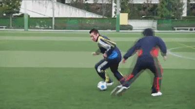 足球入门摆脱过人技巧,足球教学与技巧九分钟十个动作