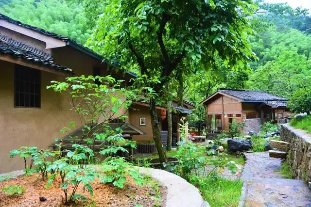 30年间从学徒到大师，46岁他隐居黄山脚下匠心造出2000㎡避世山居