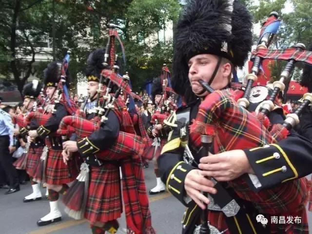 南昌陆军军乐团,南昌军乐团演奏视频