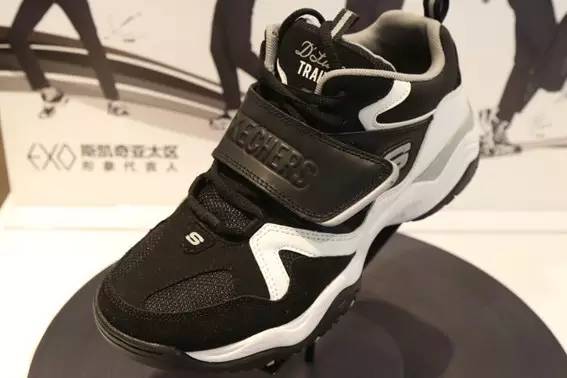 杨幂同款斯凯奇熊猫鞋,斯凯奇明星同款鞋杨幂