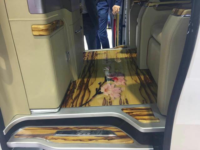 奔驰埃尔法商务车改装房车,gmc和埃尔法房车