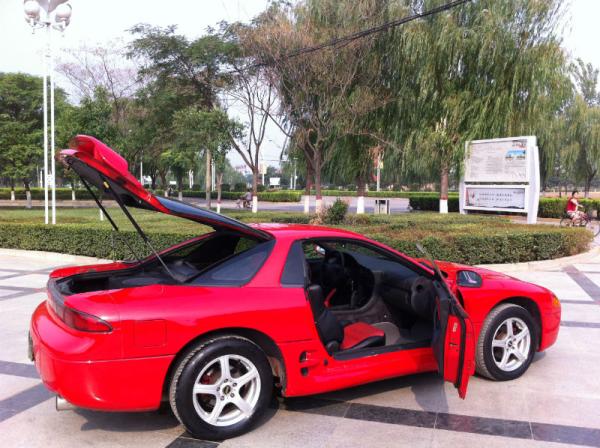 花5000买三菱跑车,小伙花两万买二手车