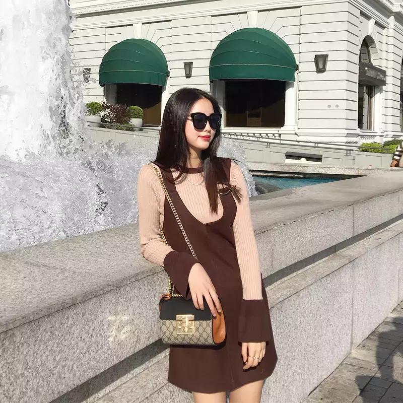 灰色吊带连衣裙怎么叠穿,吊带连衣裙穿搭技巧