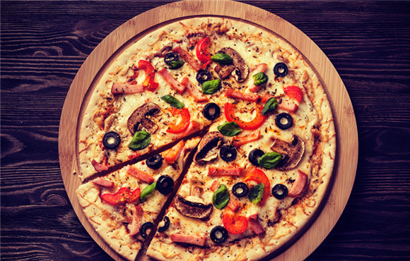 最好吃的披萨饼底的做法,披萨饼的真正做法