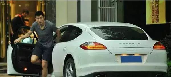 国足球员座驾排行榜,国足足球球星开什么车