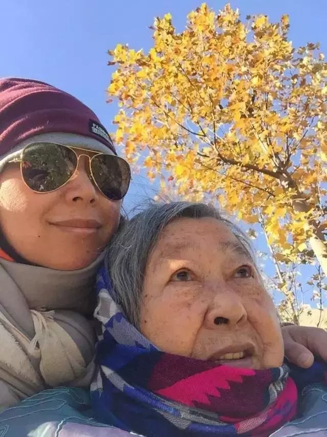 我和我的家人一起去环游北京,37岁的妈妈带着女儿环游北京