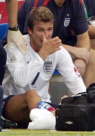 足球史上悲情视频,足球场上老兵的悲情