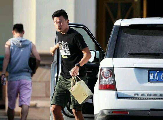 国足球员座驾排行榜,国足足球球星开什么车