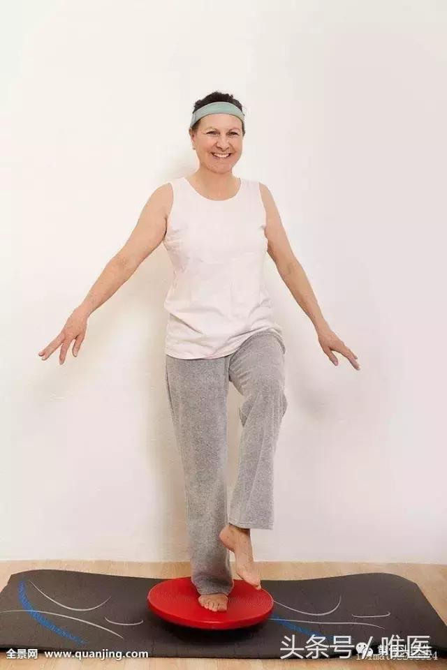 一个小技巧防止崴脚运动损伤,预防运动崴脚的正确做法