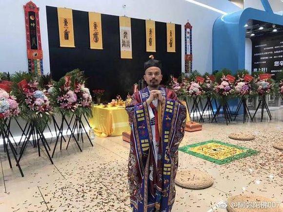 足球场上奇葩事件,足球联赛奇葩事件