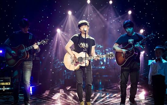 会弹吉他的人成功概率高不高,弹吉他有天赋的人特点