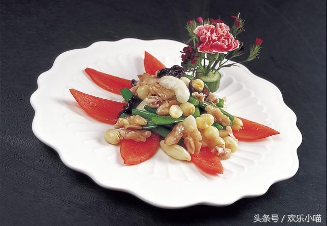 给朋友寄了箱绿皮核桃，他说这水果太苦了！吃完牙齿嘴唇还发黑！