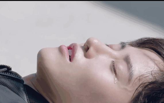 mike帅气腹肌,mike露腹肌