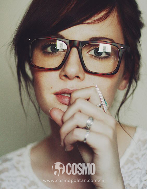 额头刘海长痘痘怎么消除,怎样知道额头长痘痘是哪里出问题