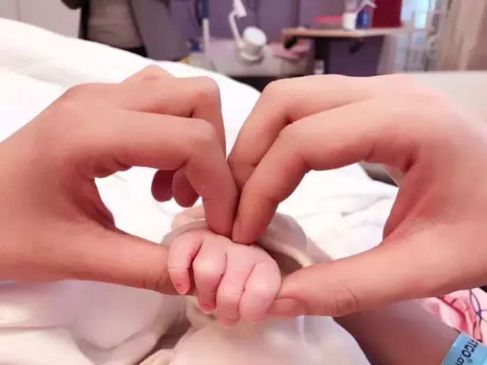 2017年居然有21对明星夫妇有了星二代，你最喜欢和期待谁家宝宝？