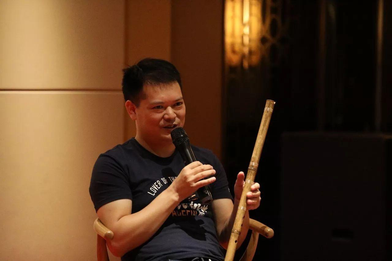 金风送爽同邀月下联,金风送爽迎中秋