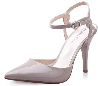 最喜欢的东西被别人无意弄坏了,最喜欢的拖鞋被扔了