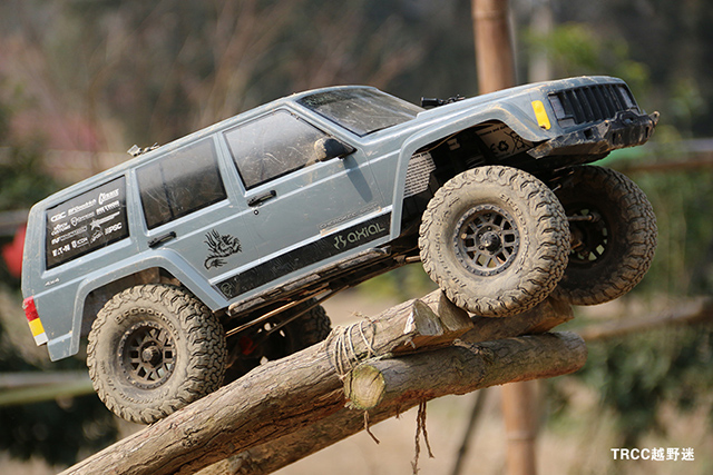 遥控仿真切诺基,大切诺基改装包围