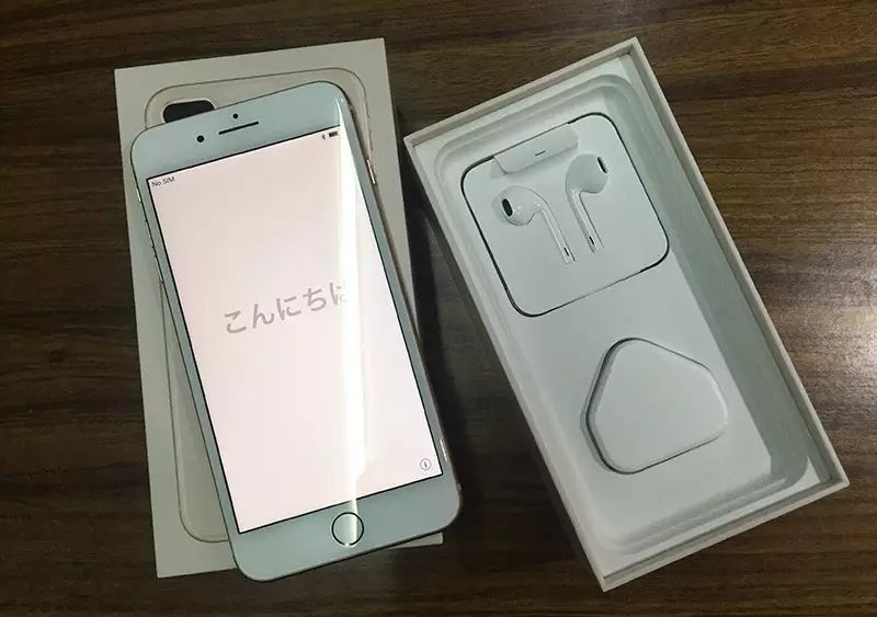 港版iPhone8Plus腮红金开箱实拍：这金色有点特别