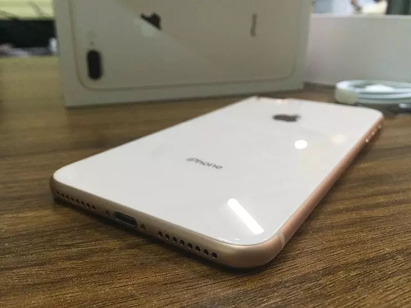 港版iPhone8Plus腮红金开箱实拍：这金色有点特别