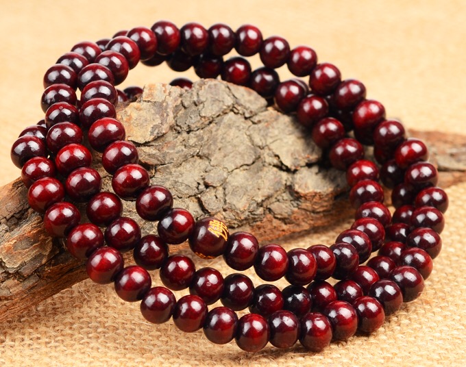 小叶紫檀用手盘了两天有点发乌,盘乌了的小叶紫檀