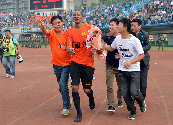 效力足球国家队最长的球员,效力时间最长的鲁能外援