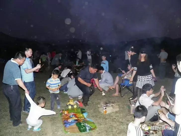 露营联谊活动,碧溪古镇露营搭帐篷