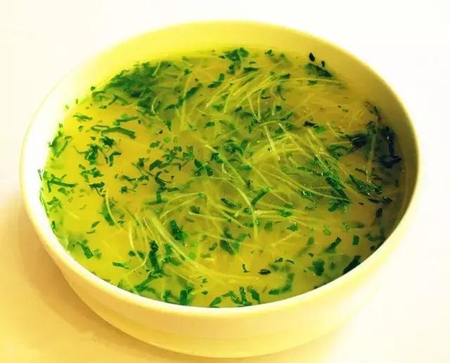 芹菜最健康的食物,芹菜最外面的老叶有营养的吗