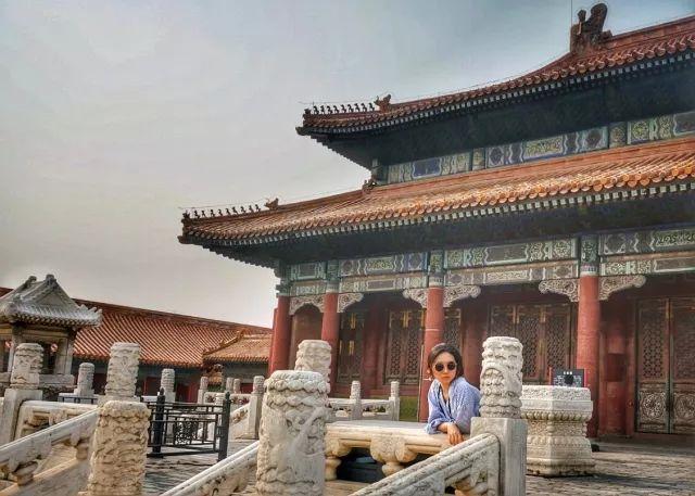 《景区包场指南》：如何在人肉堆里拍出“空无一人”的照片？