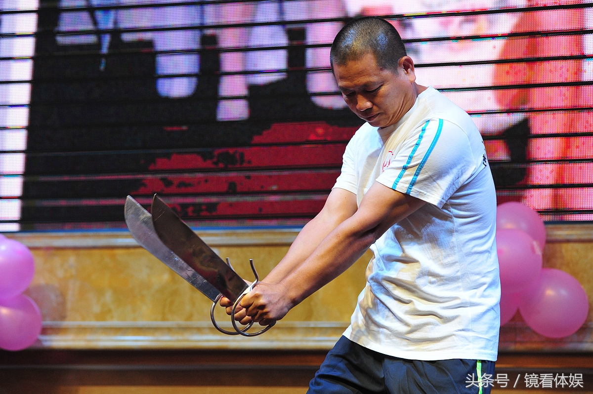 2017镜看体娱与佛山体育的50瞬间｜与巴萨球员偶遇与草根球星并肩