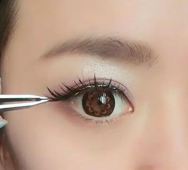 日常眼妆小技巧三步轻松搞定眼妆,眼妆新手学起来最简单的方法