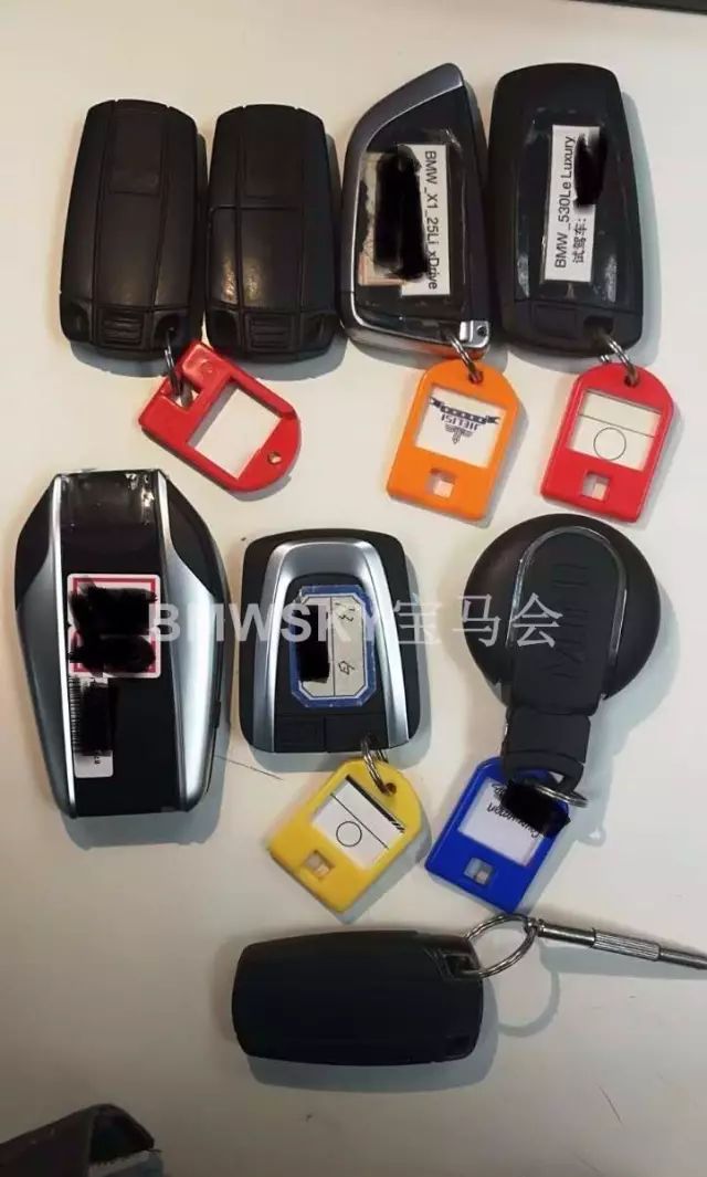 宝马x3的车钥匙电池怎样更换,宝马120i钥匙更换电池视频