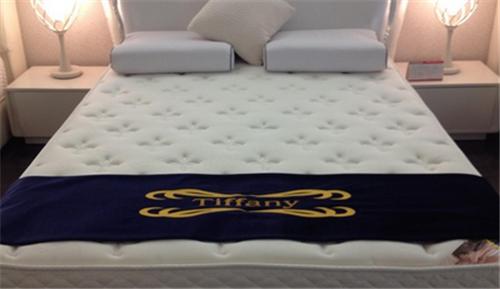 普通床垫子有味道怎么去除,新买的床垫怎样快速去除味道