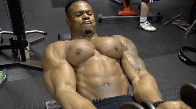 如何才能拥有XXL尺寸的胸肌?你的各项健身训练都到位了吗?