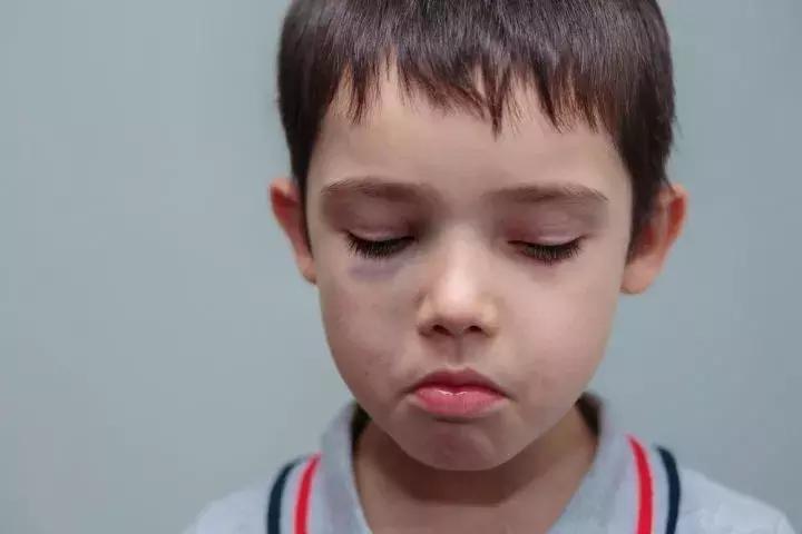 痛心！开学没多久10起跳楼，到底该怎么告诉孩子珍爱生命……