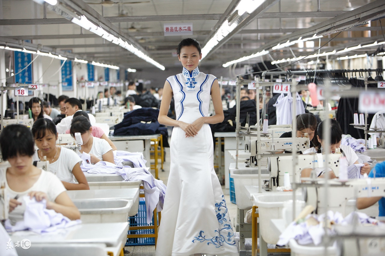 缝纫工工资上万的多吗,学服装缝纫工有前途吗