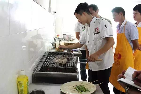 为什么越来越多人选择烤鱼开店，影响烤鱼生意的因素是什么