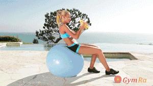 瑜伽球减肥瘦身孕妇专用,瑜伽球瘦身高级教程动图