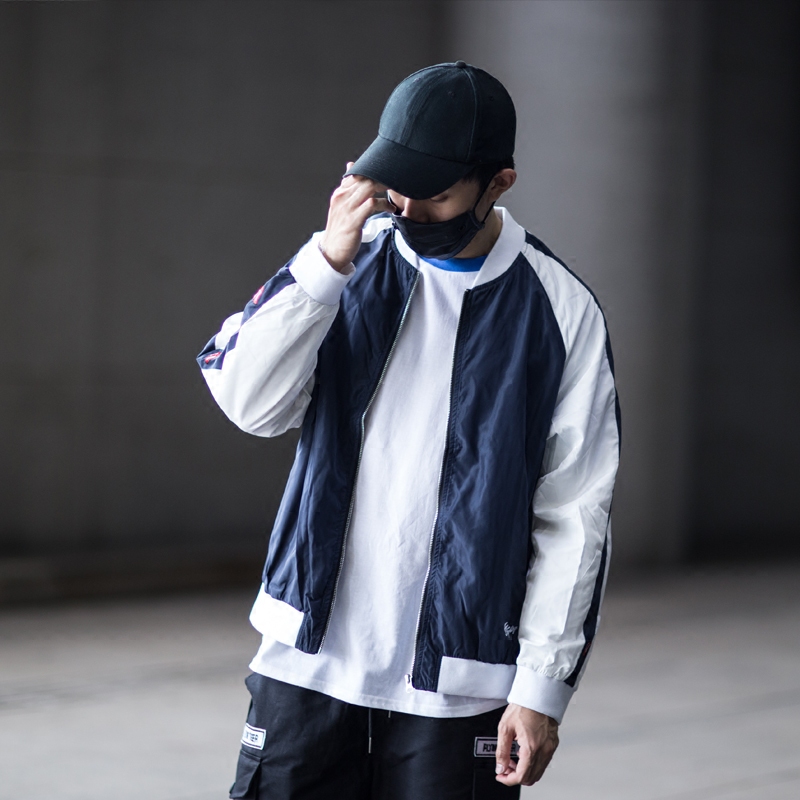 夹克马丁靴小脚裤,翻领夹克搭配直筒裤还是小脚裤